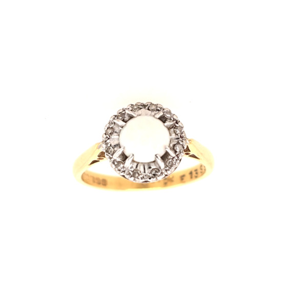 Pre Owned 18ct Opal and Diamond Cluster Ring ZX33 Pre Owned 18ct Opal and Diamond Cluster Ring ZX33